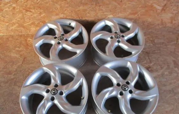 Opel Adam R18 alloy rim 0P108