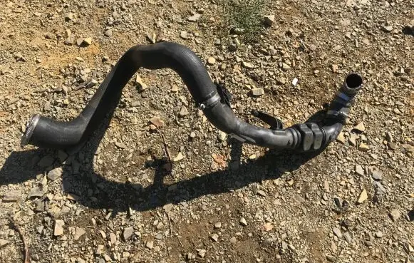 Ford Kuga II Intercooler hose/pipe DS736C646FK