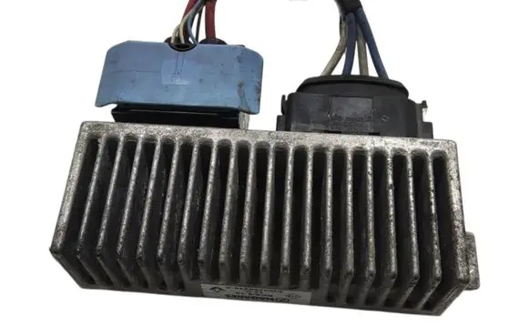 Opel Vivaro Glow plug pre-heat relay 8200558438