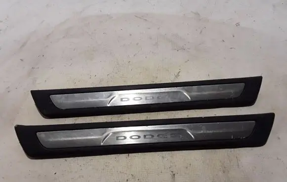 Dodge Durango Front sill trim cover