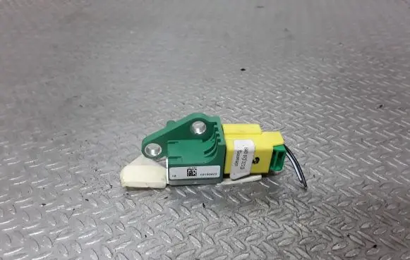 Volkswagen PASSAT B6 Airbag deployment crash/impact sensor 8K0973323S