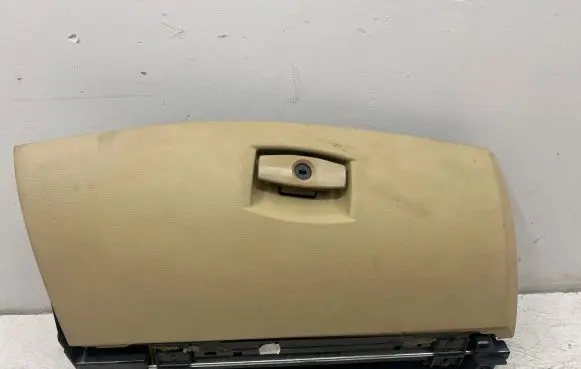 BMW 5 E60 E61 Glove box 7034080 121451