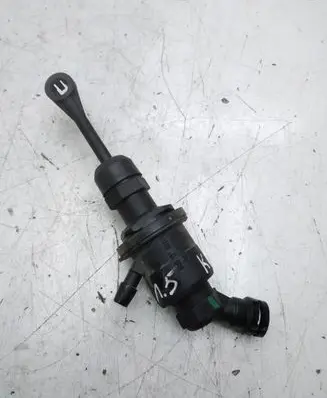 Nissan Qashqai Clutch master cylinder