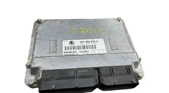 Skoda Fabia Mk1 (6Y) Engine control unit/module 047906033A 5WP4419307 3PASJ48