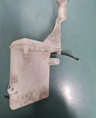 Toyota Yaris Windscreen/windshield washer pump 8533010290