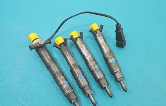 Skoda Octavia Mk1 (1U) Fuel injector 038130201F IMPRK1400907