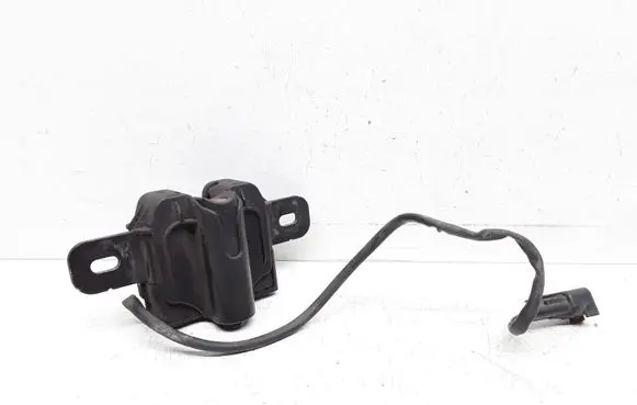 Volvo S60 Engine bonnet/hood lock/catch 31371016