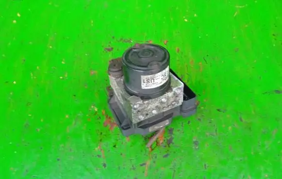 KIA Carens II ABS Pump 589201D350