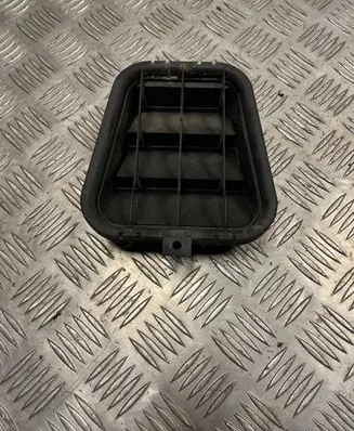 Audi A4 S4 B7 8E 8H Quarter panel pressure vent 4B081981B