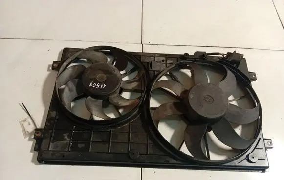 Skoda Octavia Mk2 (1Z) Radiator cooling fan shroud 1K0121207T