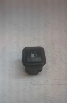 Volkswagen PASSAT B5 Fuel tank opening switch 3B0959833A