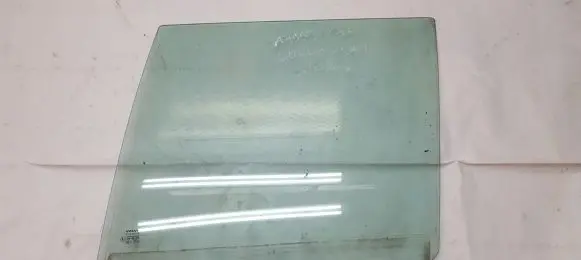 Volvo XC90 Rear door window glass