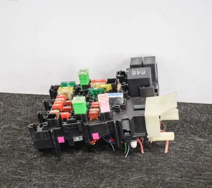 Volkswagen PASSAT B8 Fuse box set 5Q0937615C