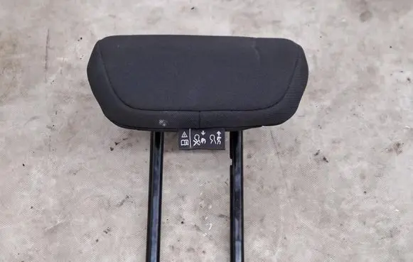 Opel Corsa F Rear seat headrest 