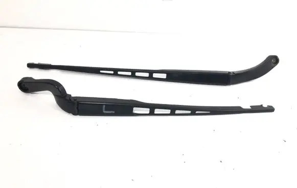 Front wiper blade arm