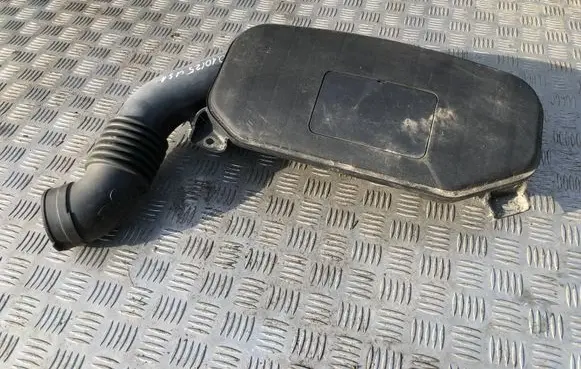 Subaru Outback Air intake duct part