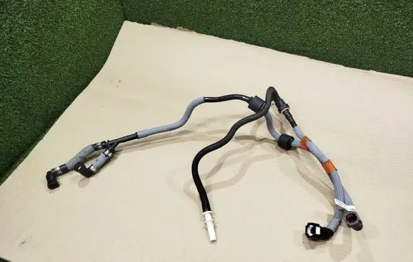 Renault Trafic III (X82) Fuel line/pipe/hose 166711160R