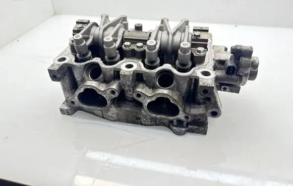 Subaru Legacy Engine head
