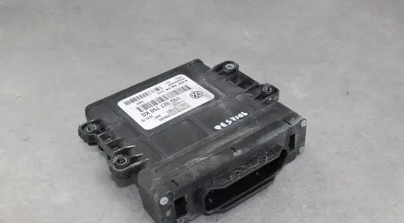 Volkswagen PASSAT CC Other engine bay part 09G927750KQ 09G927750