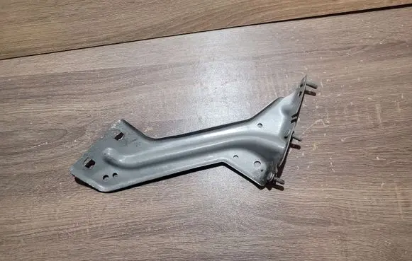 Audi Q5 SQ5 Fender mounting bracket R0821136