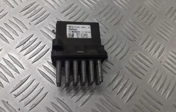 Ford Focus Heater blower fan relay 6G9T-19E624