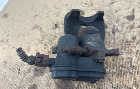 Audi A5 8T 8F Rear brake caliper 32335478