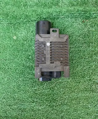 Jaguar F-Pace Coolant fan relay 940013004
