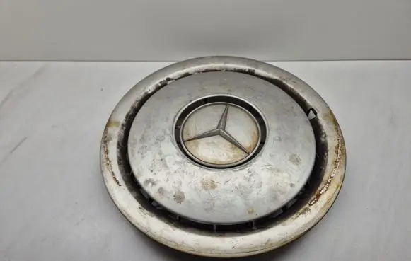 Mercedes-Benz E W124 R15 wheel hub/cap/trim 1244010424