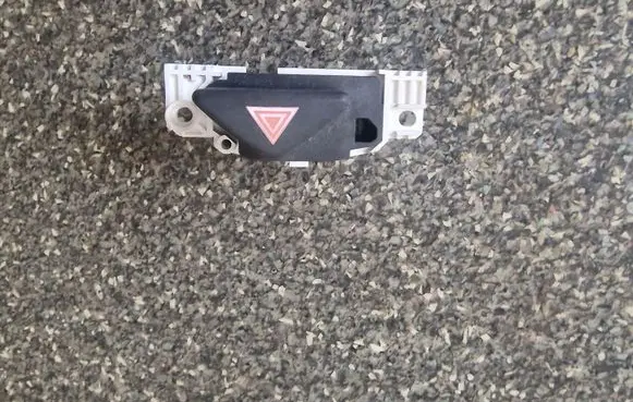 Ford Focus Hazard light switch