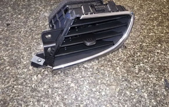 Buick Encore I Dashboard side air vent grill/cover trim 42570818