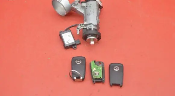 Opel Insignia A Ignition lock 25799293