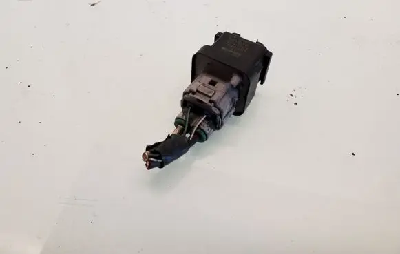 Glow plug pre-heat relay