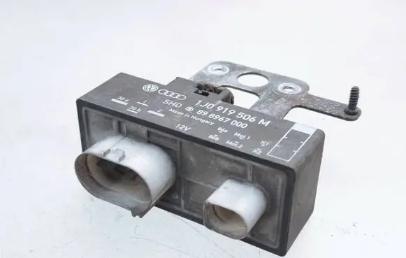 Seat Ibiza IV (6J,6P) Coolant fan relay 1J0919506M 898967000