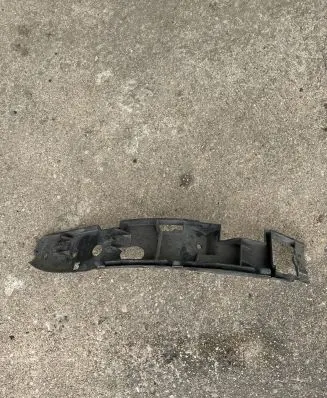 Volkswagen Touareg I Front bumper mounting bracket 7L6807183C