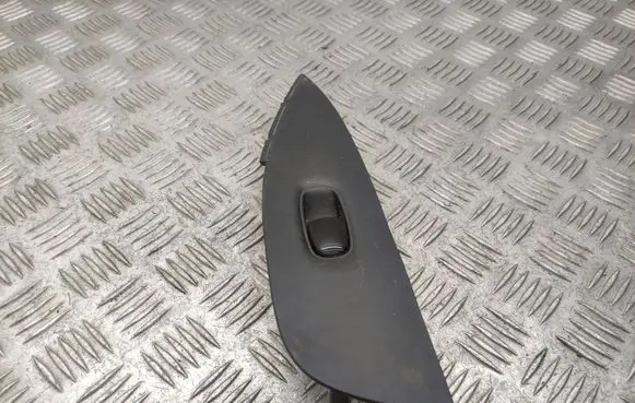 Nissan X-Trail T32 Electric window control switch