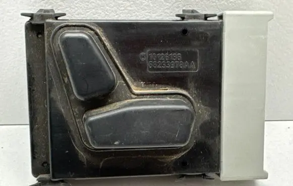 Chrysler Pacifica Seat control switch 68233978AA 10126136