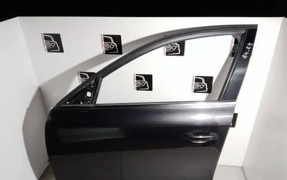 Audi A4 S4 B8 8K Front door LZ7L