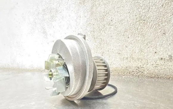 Opel Zafira B Water pump 81550 350981550000