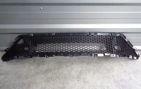 Maserati Levante Front bumper lower grill