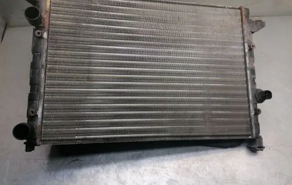 Volkswagen PASSAT B4 Coolant radiator 646899 65253