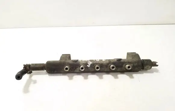 Nissan X-Trail T30 Fuel main line pipe