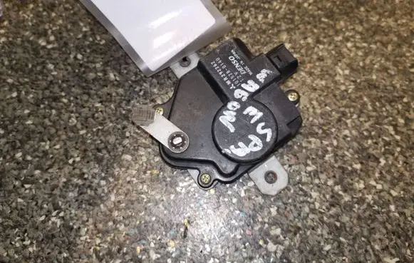 Mitsubishi Space Wagon Central locking motor 1015280140