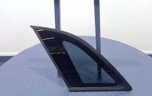 KIA Sorento Rear side window
