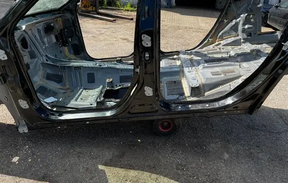 Jeep Grand Cherokee WL Side car body part