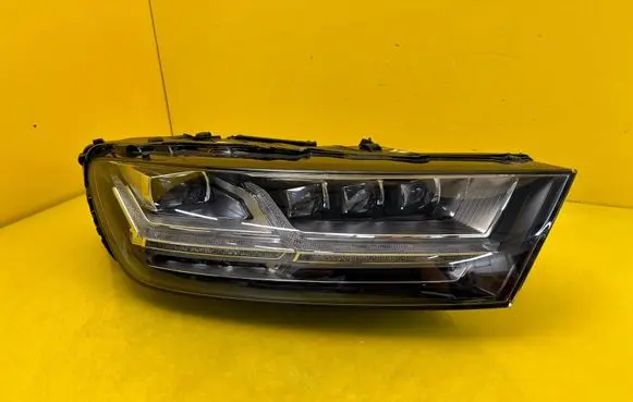 Audi Q7 4M Headlight/headlamp 4M0941036
