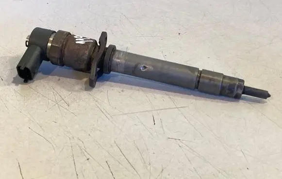 Volvo V70 Fuel injector 8658352 0445110078