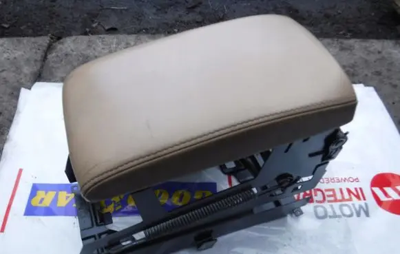 Volkswagen PASSAT B5.5 Armrest 3B2864207C