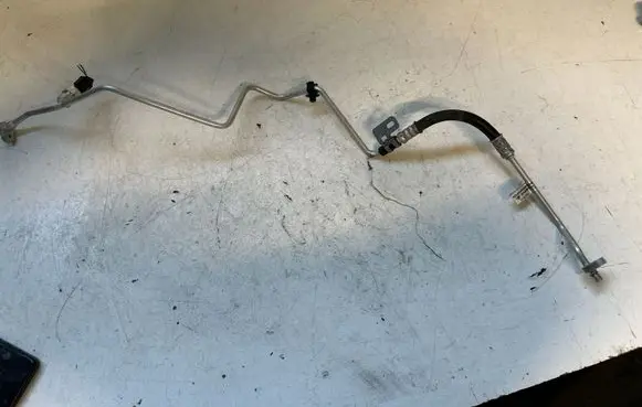 Nissan Juke II F16 Air conditioning (A/C) pipe/hose 924416E0A