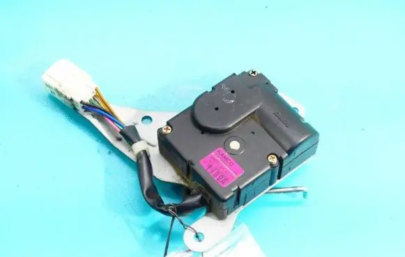 Hyundai Santa Fe A/C air flow flap actuator/motor F00S4C2115 IMPRK1305738