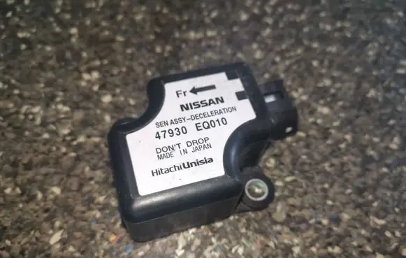 Nissan X-Trail T30 ESP acceleration yaw rate sensor 47930EQ010